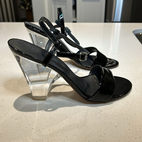 Stuart Weitzman Clear Lucite Heels Open Toe Black Strap Slingback Heels - Picture 9 of 15